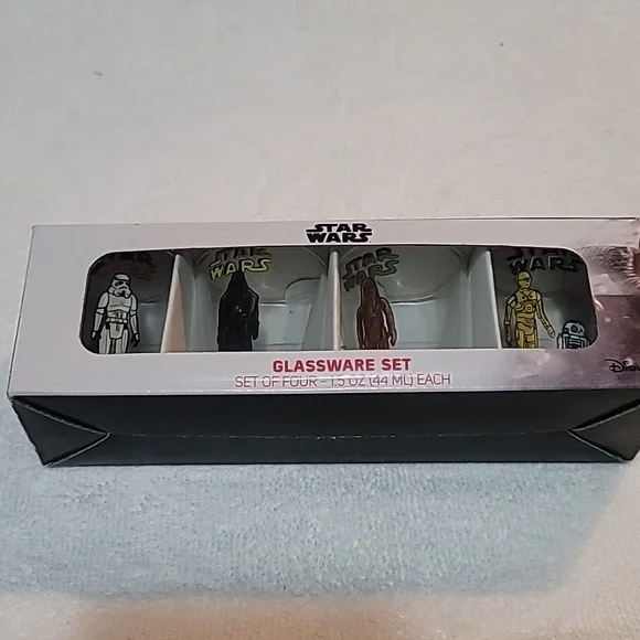 Star Wars Set of 4 1.5 oz glassware set - Picture 3 of 3
